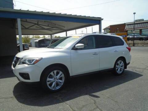 2018 Nissan Pathfinder SL 4WD photo