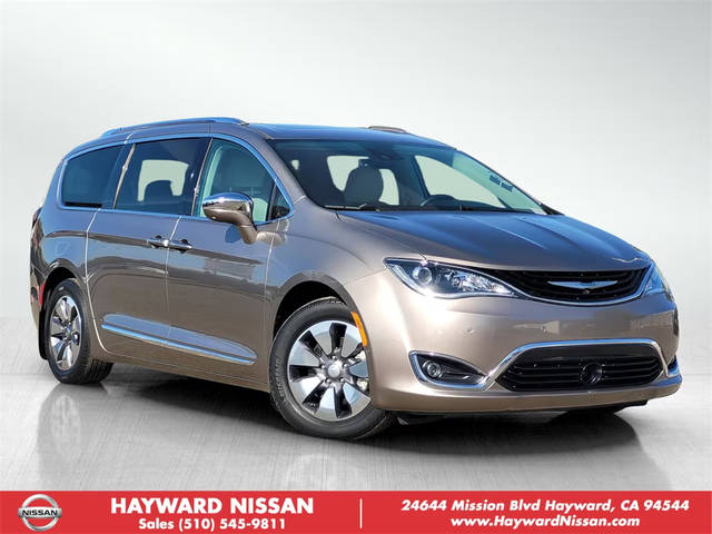 2018 Chrysler Pacifica Minivan Hybrid Limited FWD photo