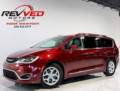 2018 Chrysler Pacifica Minivan Touring L Plus FWD photo