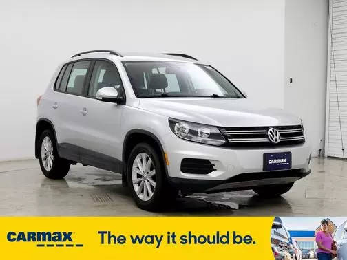 2017 Volkswagen Tiguan  AWD photo