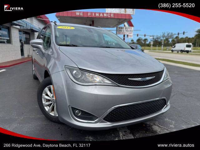 2018 Chrysler Pacifica Minivan Touring L Plus FWD photo