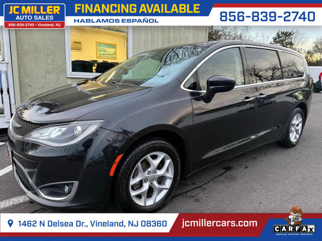 2018 Chrysler Pacifica Minivan Touring Plus FWD photo