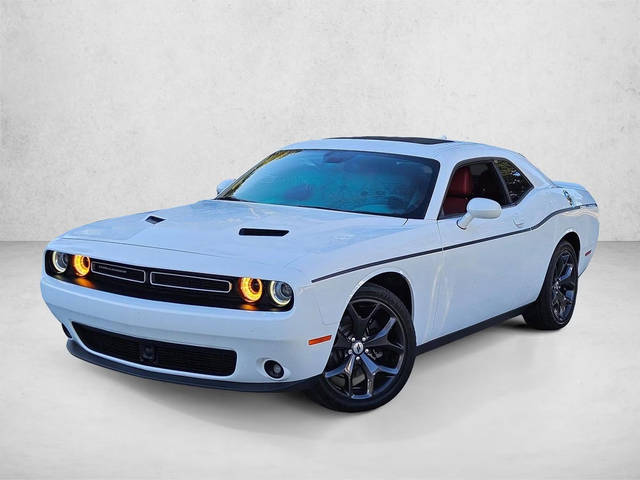 2018 Dodge Challenger SXT Plus RWD photo