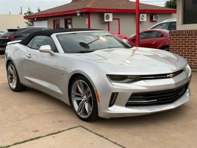 2017 Chevrolet Camaro 1LT RWD photo