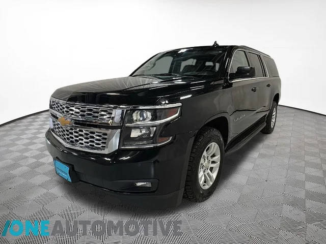 2017 Chevrolet Suburban LT 4WD photo
