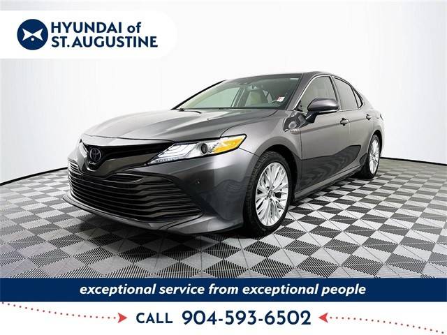 2018 Toyota Camry Hybrid XLE FWD photo