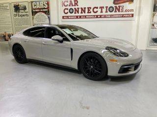 2018 Porsche Panamera RWD photo