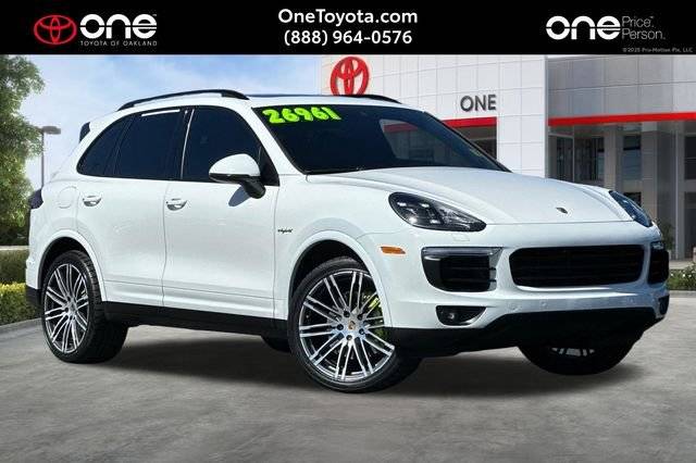 2018 Porsche Cayenne S Platinum Edition E-Hybrid AWD photo