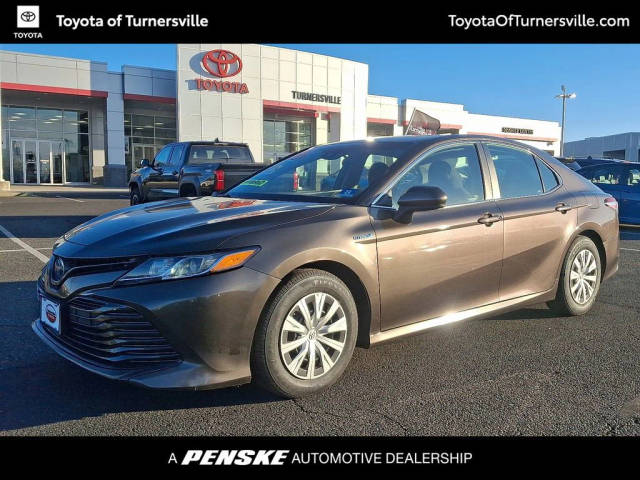 2018 Toyota Camry Hybrid LE FWD photo