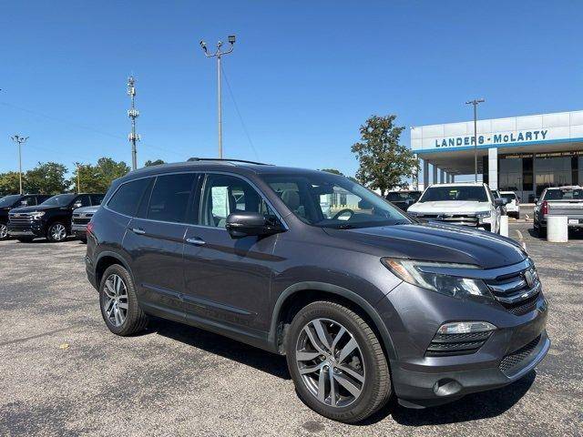 2017 Honda Pilot Touring FWD photo