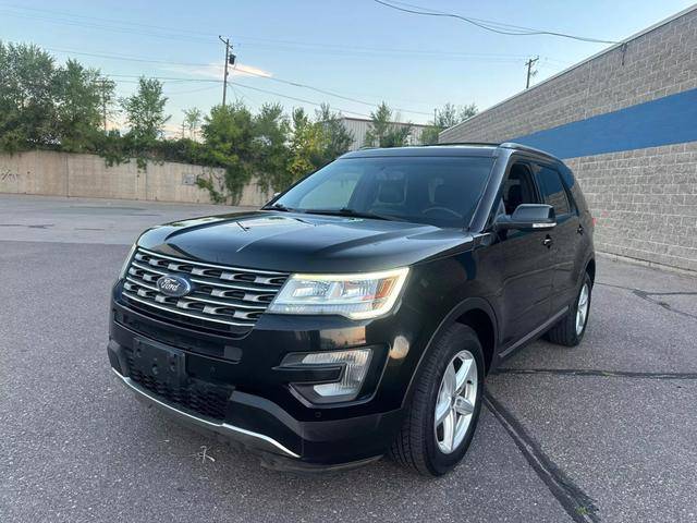 2017 Ford Explorer XLT 4WD photo