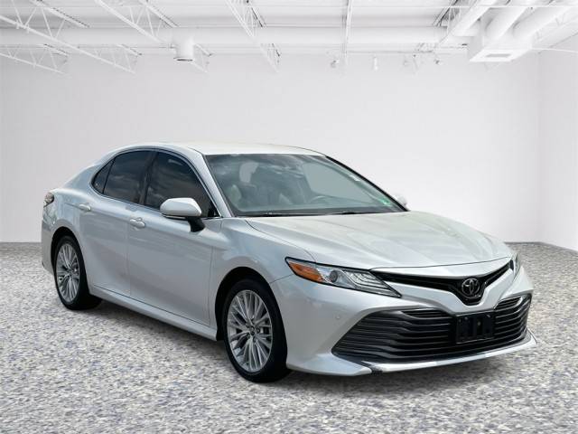 2018 Toyota Camry XLE FWD photo