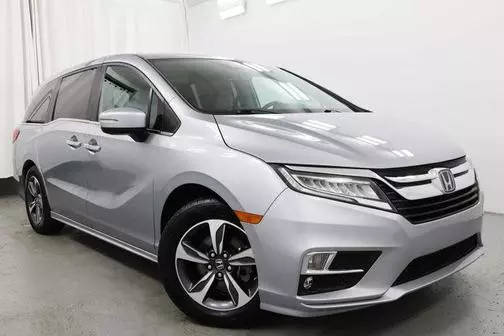 2018 Honda Odyssey Touring FWD photo