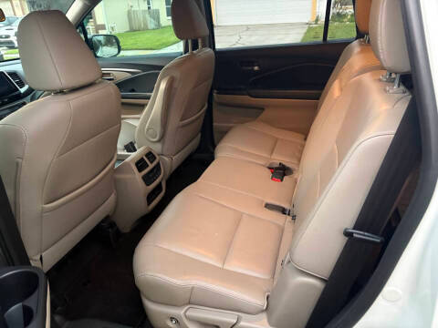 2017 Honda Pilot EX-L FWD photo