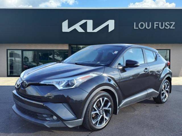 2018 Toyota C-HR XLE Premium FWD photo