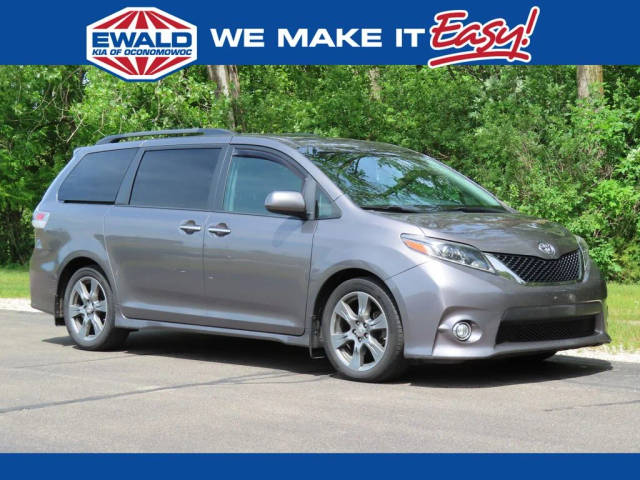 2017 Toyota Sienna SE FWD photo