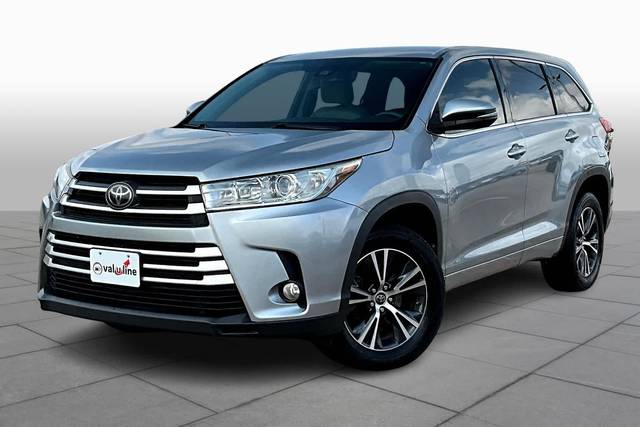 2017 Toyota Highlander LE Plus FWD photo