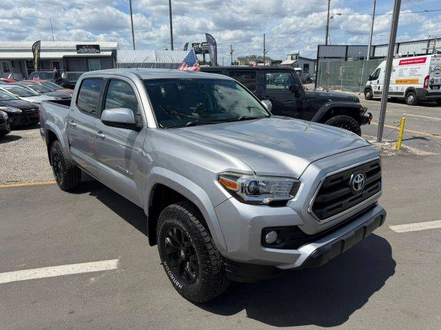 2017 Toyota Tacoma SR5 4WD photo