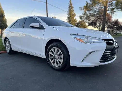 2017 Toyota Camry LE FWD photo