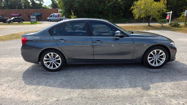 2018 BMW 3 Series 320i RWD photo