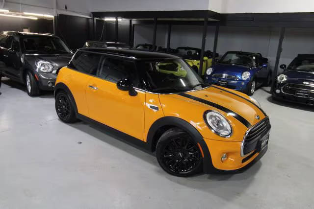 2018 MINI Hardtop 2 Door Cooper FWD photo