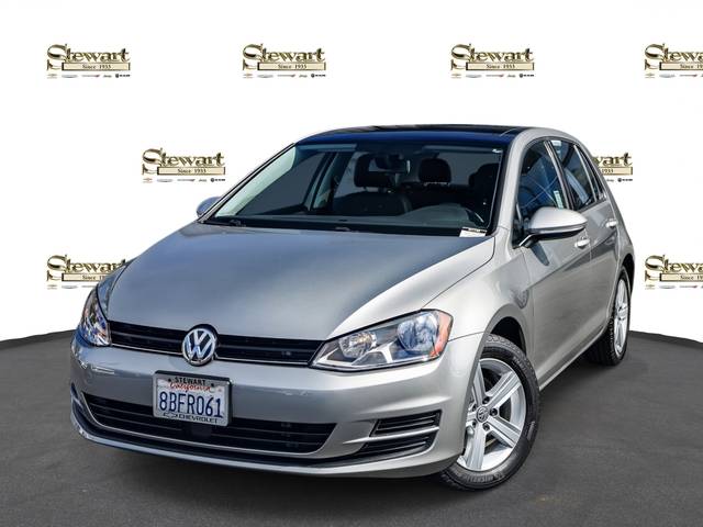 2017 Volkswagen Golf Wolfsburg Edition FWD photo