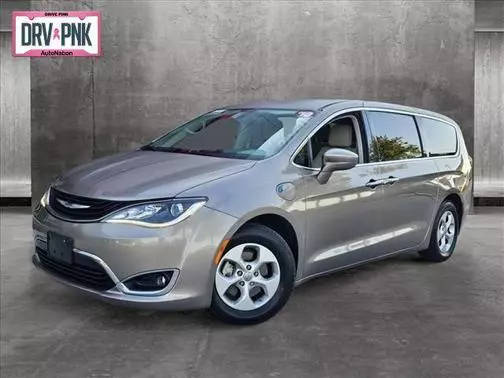 2018 Chrysler Pacifica Minivan Hybrid Touring Plus FWD photo