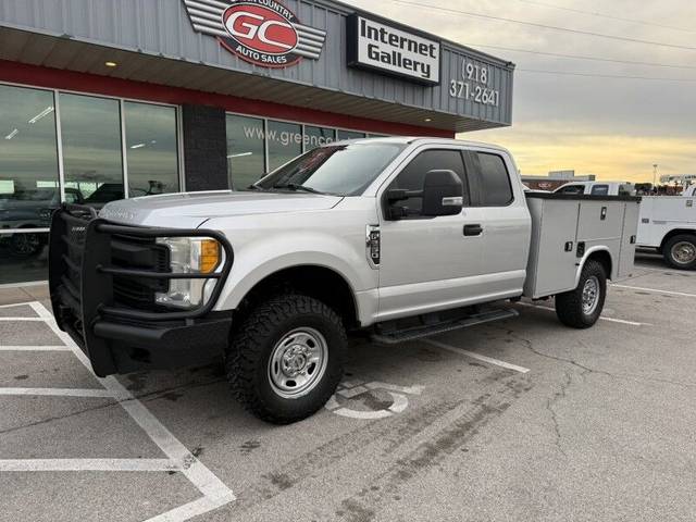 2017 Ford F-250 Super Duty XL 4WD photo