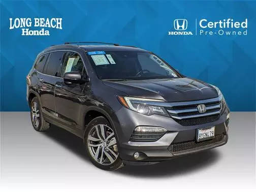 2017 Honda Pilot Touring FWD photo