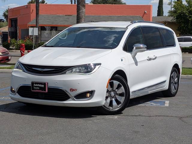2018 Chrysler Pacifica Minivan Hybrid Limited FWD photo