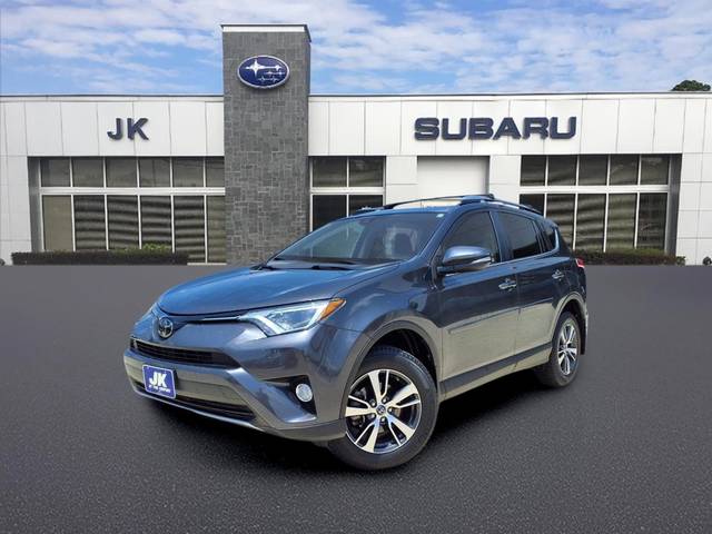 2018 Toyota RAV4 XLE FWD photo
