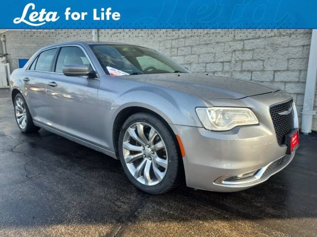 2018 Chrysler 300 Touring L RWD photo
