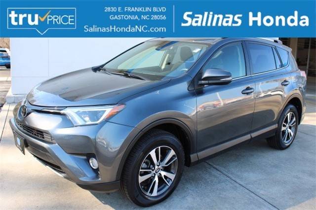 2018 Toyota RAV4 XLE AWD photo