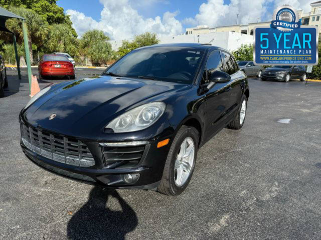 2015 Porsche Macan S AWD photo