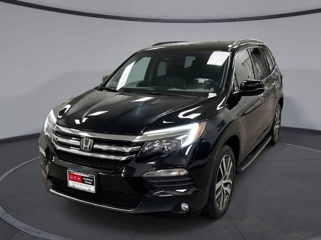 2017 Honda Pilot Touring AWD photo