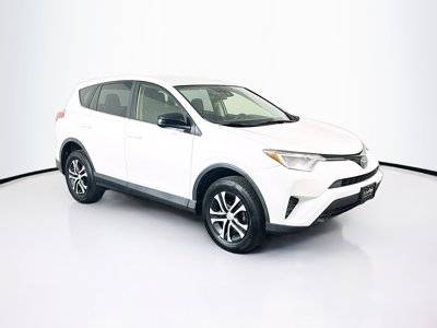 2018 Toyota RAV4 LE FWD photo