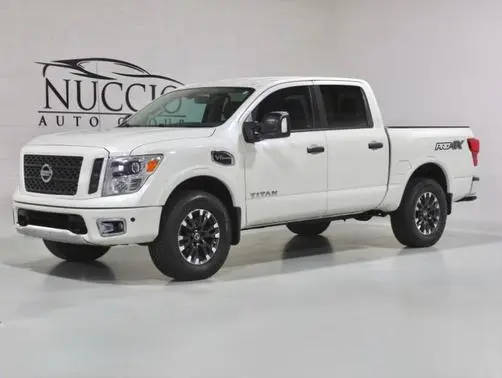 2017 Nissan Titan PRO-4X 4WD photo