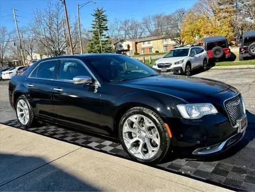 2018 Chrysler 300 300C RWD photo