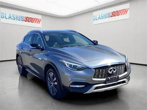 2018 Infiniti QX30 Premium AWD photo