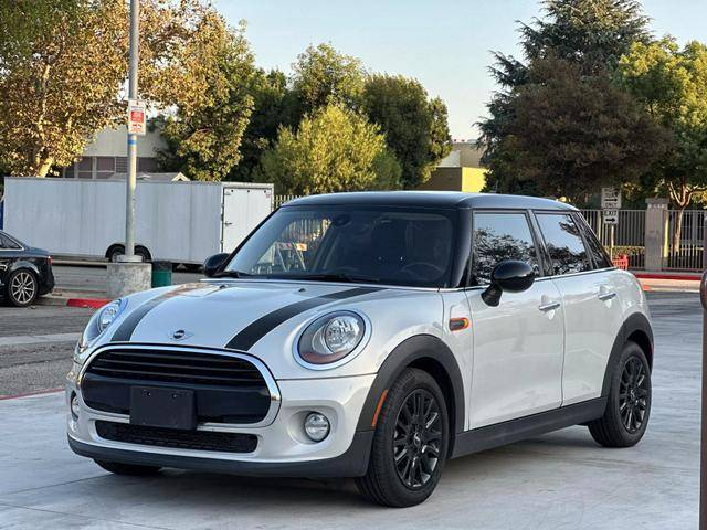 2018 MINI Hardtop 4 Door Cooper FWD photo