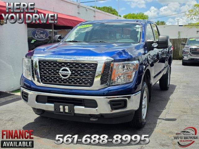 2017 Nissan Titan XD SV 4WD photo