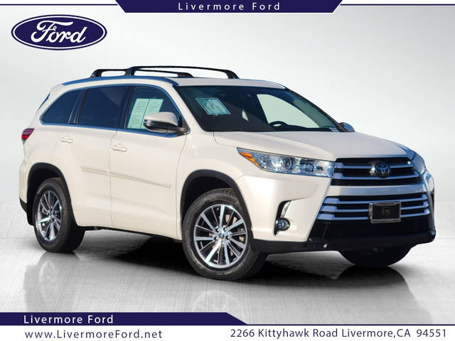 2017 Toyota Highlander XLE AWD photo