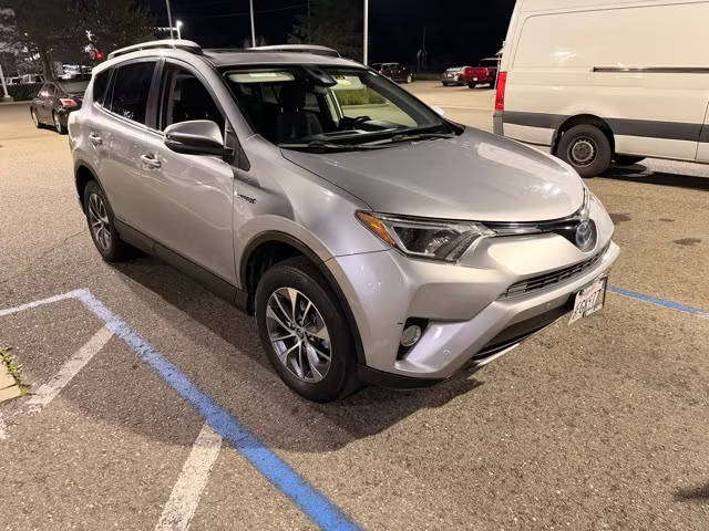 2018 Toyota RAV4 Hybrid XLE AWD photo