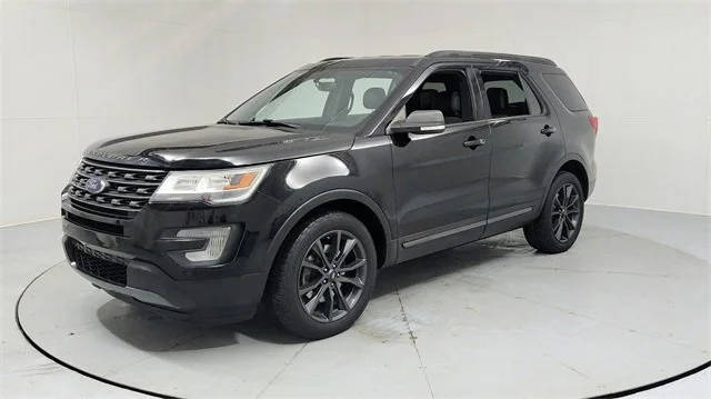 2017 Ford Explorer XLT 4WD photo