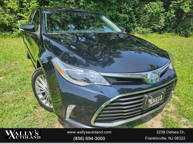 2018 Toyota Avalon Hybrid Limited FWD photo