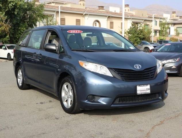 2017 Toyota Sienna L FWD photo