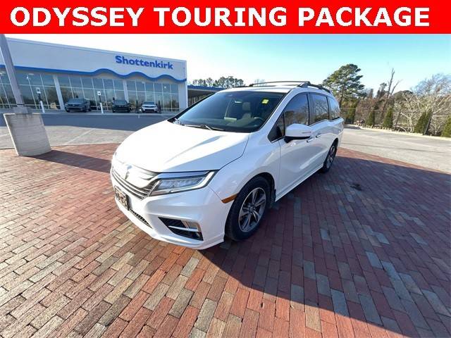 2018 Honda Odyssey Touring FWD photo