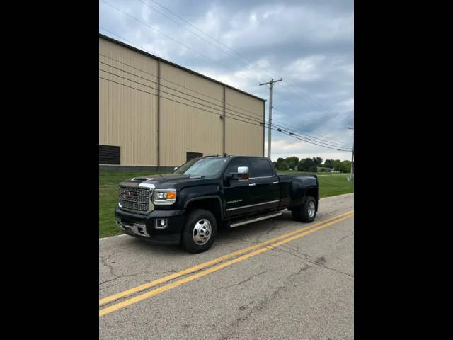 2018 GMC Sierra 3500HD Denali 4WD photo