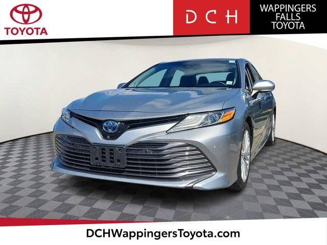 2018 Toyota Camry Hybrid XLE FWD photo