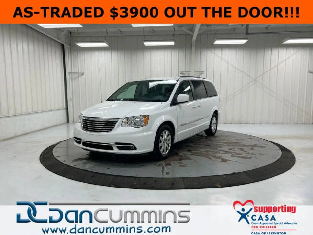 2016 Chrysler Town and Country Touring FWD photo